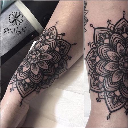 Tattoos - blackwork mandala - 130838